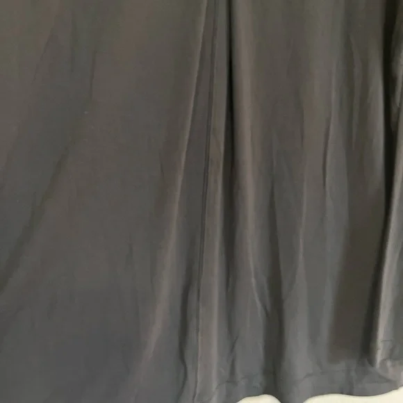 LULULEMON Modal Pleated Back Long Sleeve Shirt
Graphite Grey size 8 - Picture 5 of 6